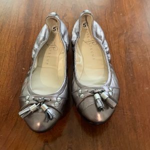 Ivan ka Trump pewter flats size 5 1/2 women New